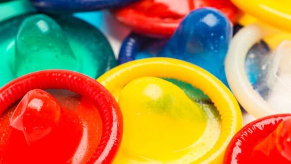 Condoms: సెక్స్ సామర్థ్యంపై కరోనా దెబ్బ: తగ్గిన ఆ ఆసక్తి: సగానికి పడిపోయిన సేల్స్: కారెక్స్ ప్రకటన