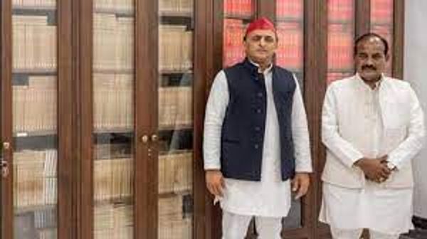 బీజేపీకి షాక్: ఎస్పీలో చేరిన మాజీ మంత్రి ధారాసింగ్