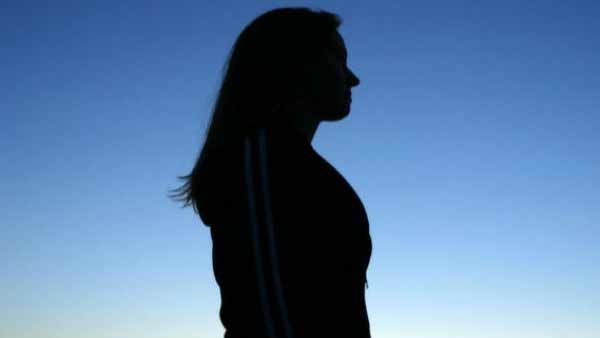 Lady: ఒంటరిగా వడ్డీ వ్యాపారం చేస్తున్న మహిళ, ఇట్లో దూరి రివాల్వర్ తో కాల్చిపారేశారు, రూ, కోట్ల ఆస్తితో !