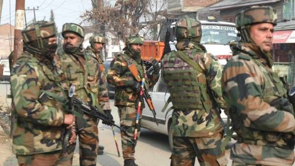 జమ్మూకశ్మీర్‌లో ముష్కరుల ఏరివేత.. ఐదుగురు పాక్ ఉగ్రవాదులు హతం