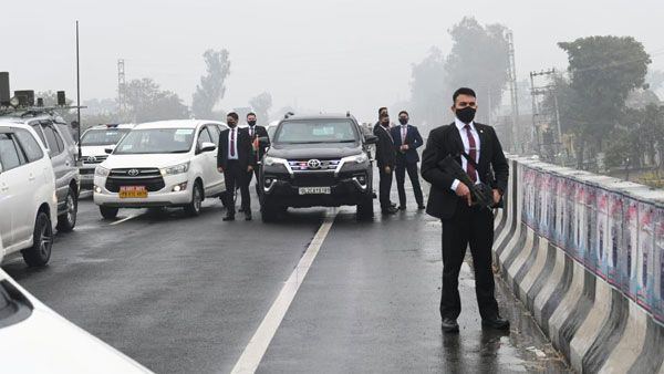 ప్రధాని భద్రత ఉల్లంఘన- దర్యాప్తు కమిటీ ఛీఫ్ కు బెదిరింపులు-సుప్రీం లాయర్లకూ