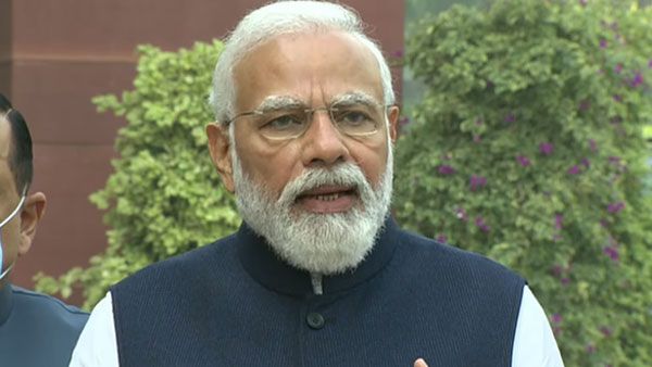 కరోనా స్థితిగతులపై ప్రధాని మోడీ అత్యున్నత భేటీ: కఠిన నిర్ణయాలు తప్పకపోవచ్చు