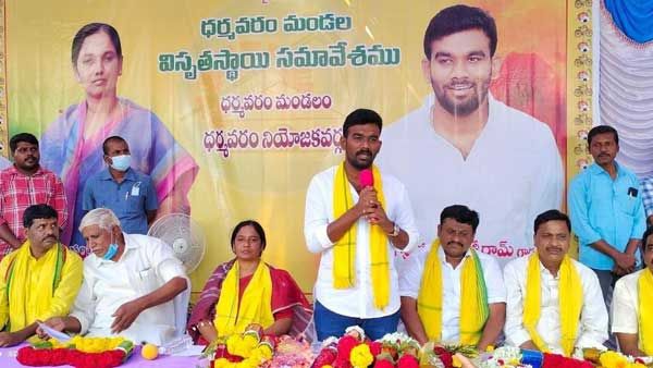 ఆ అసెంబ్లీ స్థానం నుంచి పరిటాల శ్రీరామ్ పోటీ: ప్రకటించిన సునీత: వైసీపీ యంగ్ ఎమ్మెల్యేతో ఢీ