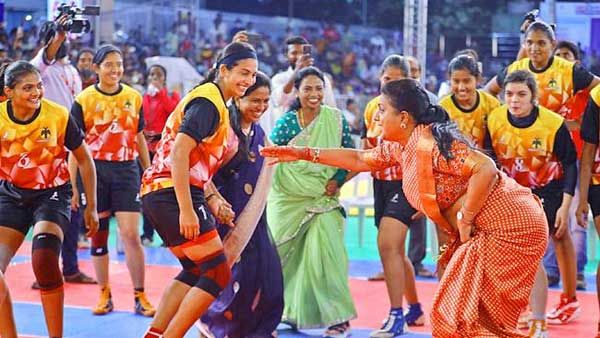 కబడ్డీ ఆడిన రోజా: తిరుపతిలో సందడిగా జాతీయస్థాయి కబడ్డీ పోటీలు; నగరి ఎమ్మెల్యే ఆటతో క్రీడాకారుల్లో జోష్