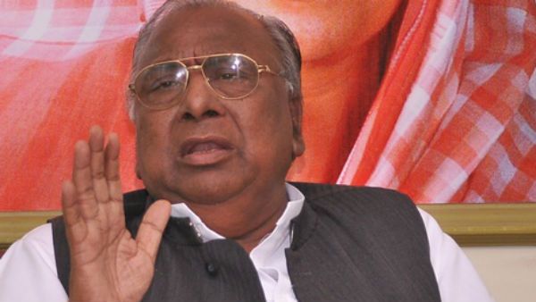 వీహెచ్ మధ్యవర్తిత్వం: జగ్గారెడ్డితో మీట్.. సర్దుకుపోవాలని చెప్పి..