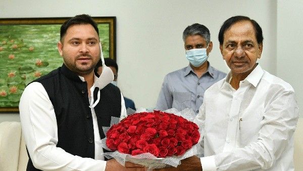 కేసీఆర్‌తో తేజస్వి భేటీ.. ఫోన్‌లో మాట్లాడిన లాలు.. కలిసి పనిచేద్దాం అంటూ