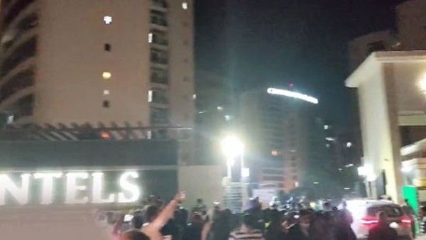 కుప్పకూలిన అపార్ట్‌మెంట్ పైకప్పు: ఇద్దరు మృతి, శిథిలాల్లో పలువురు, కొనసాగుతున్న సహాయక చర్యలు