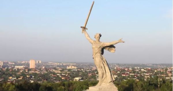 స్టాలిన్‌గ్రాడ్ యుద్ధం: హిట్లర్ ఆత్మహత్యకు కారణమైన ఈ యుద్ధంలో ఏం జిగింది? ఎలా ముగిసింది?