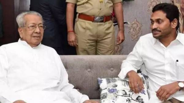 గవర్నర్ తో సీఎం జగన్ భేటీ - కీలక అంశాలపై చర్చ..!!