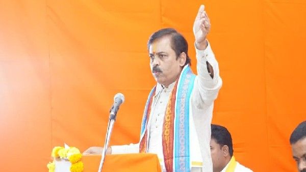 విశాఖ రైల్వే జోన్‌పై స్పష్టత, హోదాతో ప్రయోజనమేంటి? ఏపీని కేంద్ర పాలిత ప్రాంతం చేయలా?: జీవీఎల్