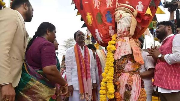 మేడారం జాతరకు కేసీఆర్ వెళ్లకపోవడానికి కారణం ఏంటి?పర్యటన రద్దైంది అందుకేనా?