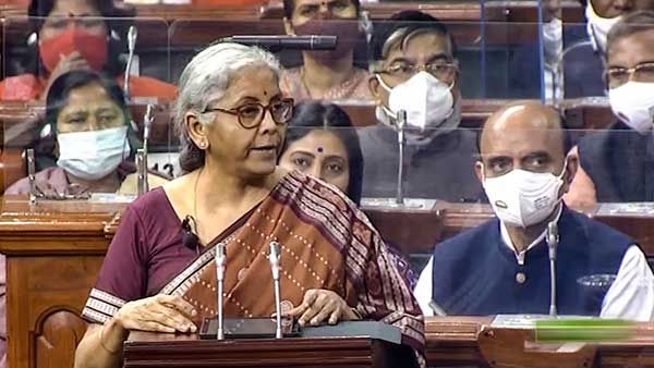 కోర్ బ్యాంకింగ్ సిస్టమ్‌లోకి తపాలా కార్యాలయాలు : నిర్మల సీతారామన్