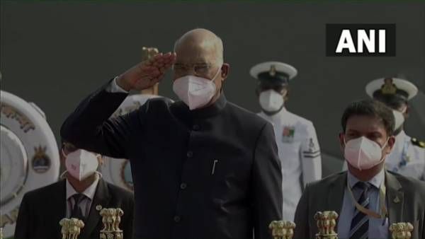 ఐఎన్‌ఎస్ సుమిత్ర నౌకలో రాష్ట్రపతి - విశాఖలో ప్రెసిడెంట్ ఫ్లీట్ రివ్యూ : ఆకాశంలో విన్యాసాలు..!!