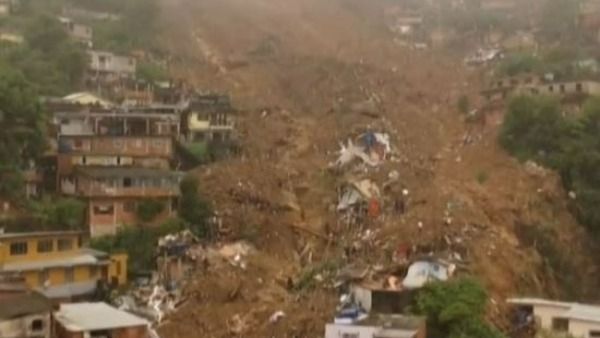 భయంకరమైన వరదలు: మహోగ్ర రూపం దాల్చిన నదుల్లా వీధులు, 78 మంది మృతి(వీడియో)