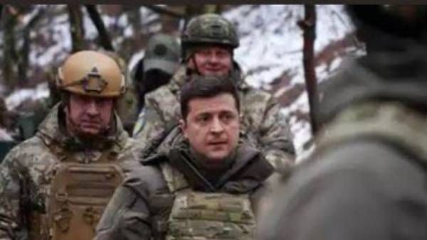 సిసలైన హీరో జెలెన్ స్కీ-యుద్ధం వదిలి పారిపోను-ఆయుధాలివ్వండి-అమెరికాకు వినతి