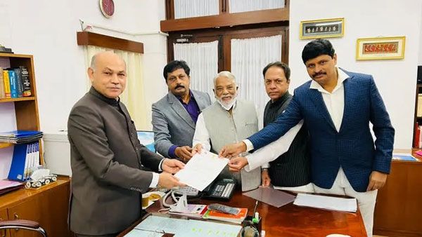 ప్రధానిపై టీఆర్ఎస్ ప్రివిలేజ్‌ నోటీసు - తెలంగాణను అవమానించారంటూ : రాజ్యసభలో..!!