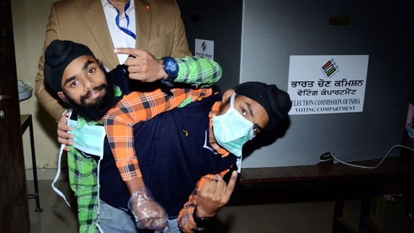 ఉత్కంఠ రేపుతున్న పంజాబ్ పోలింగ్.. తొలిసారిగా ఓటేసిన అవిభక్త కవలలు