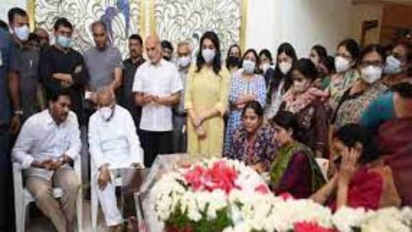 మంత్రి మేకపాటికి తుది వీడ్కోలు: శోకసంద్రంగా నెల్లూరు: రేపు ఉదయగిరికి జగన్: షెడ్యూల్ ఇదే