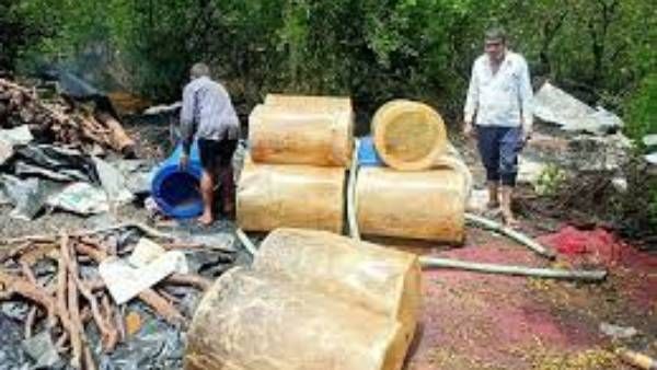 జంగారెడ్డిగూడెం ఇన్సిడెంట్: రంగంలోకి ఎక్సైజ్, ఎన్‌ఫోర్స్ మెంట్.. బెల్లం ఊట ధ్వంసం