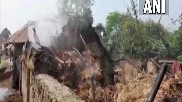 పశ్చిమబెంగాల్ దారుణం.. మ‌నుషుల‌ను ఇంట్లో పెట్టి నిప్పుపెట్టిన దుండగులు.. 8 మంది సజీవ దహనం.