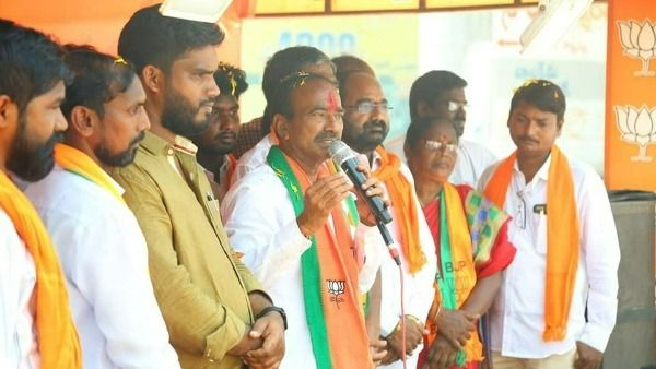 అసెంబ్లీలో తనను చూడొద్దనే; సీఎం ఇచ్చిన స్లిప్పుతో సస్పెన్షన్: నిరసన దీక్షలో ఈటల రాజేందర్