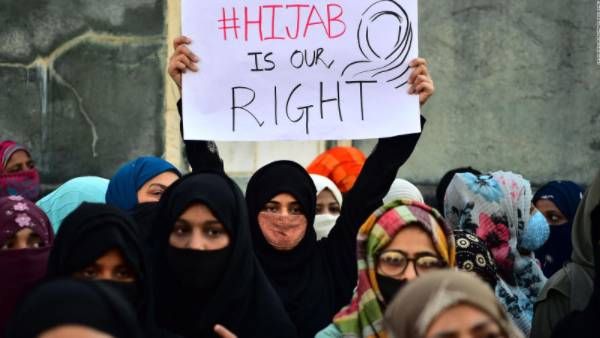 Hijab Row: జడ్జ్ లకే వార్నింగ్, నిందితుల వెనుక ఎవరెవరు ఉన్నారు ?, ఎన్ఐఏ విచారణ ?, హోమ్ మంత్రి !
