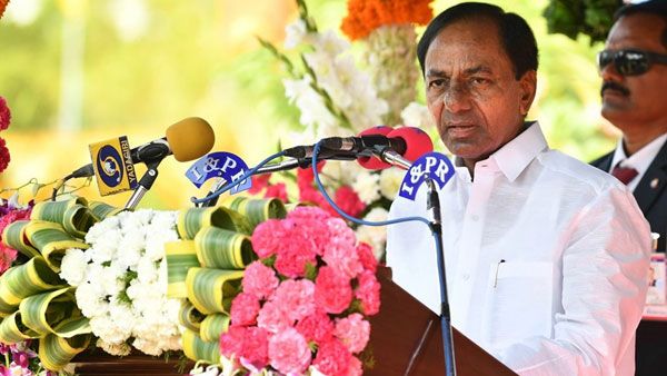 వచ్చే ఏడాది నుండి ఇంగ్లీష్ మీడియం బోధన; మ‌నఊరు-మ‌నబ‌డి పైలాన్‌ ఆవిష్కరణలో సీఎం కేసీఆర్