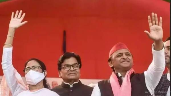 ఉక్రెయిన్ లో విద్యార్థులను పట్టించుకోని మోడీ; ఎన్నికల ర్యాలీలో బిజీ: మమతాబెనర్జీ ఆరోపణలు