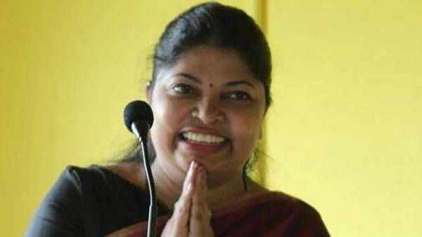 CM Wife: మోదీ హవా, పారికర్ పనితీరు, ప్రజలు ఆశీర్వాదం, నాభర్త పర్వాలేదు, సీఎం భార్య కామెంట్స్ !