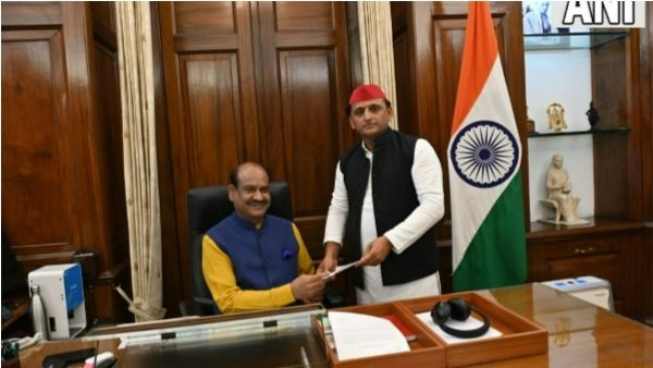 అఖిలేష్ యాదవ్ రాజీనామా: మరో సీనియర్ నేత కూడా: యూపీలో కీలక పరిణామాలు