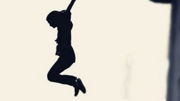 హోలీ నాడు విషాదం; రాజన్న సిరిసిల్ల జిల్లాలో ఇద్దరు పిల్లలతో పాటు చెరువులో దూకిన తల్లి