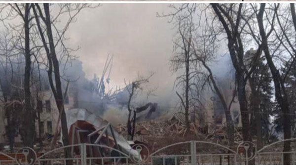 థియేటర్‌పై బాంబుల వర్షం.. శరణార్థులు మృతి : ఉలిక్కిపడ్డ మేరియుపోల్ - ఖండించిన ర‌ష్యా..