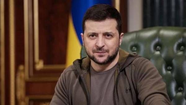 మారియుపోల్‌లో రష్యా విధ్వంసం.. శిథిలాల కింది లక్ష‌మందికిపైగా పౌరులు : ఉక్రెయిన్ అధ్య‌క్షుడు జెలెన్‌స్కీ