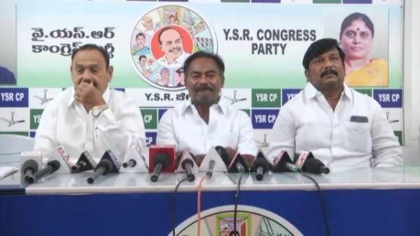 సునీతది యూటర్న్-వివేకాది గుండెపోటని అవినాష్ చెప్పలేదు- కడప వైసీపీ నేతల క్లారిటీ