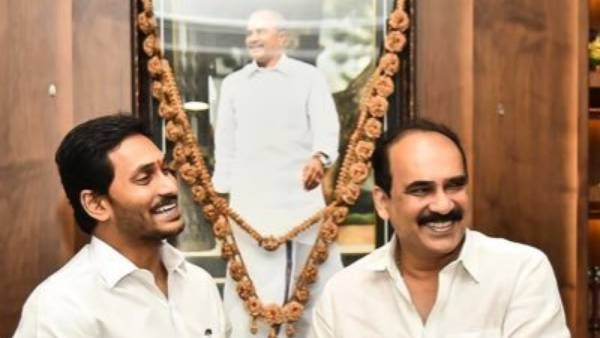 జగన్ హామీతో శాంతించిన బాలినేని-రాజీనామాపై వెనక్కి-వైఎస్ కుటుంబం గుర్తుకొచ్చి..