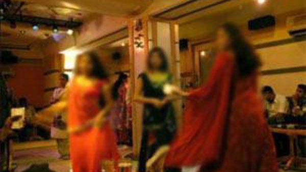 పోలేరమ్మ జాతరలో నగ్న నృత్యాలు: 10మంది అరెస్ట్; తూర్పుగోదావరి జిల్లాలో ఘటన