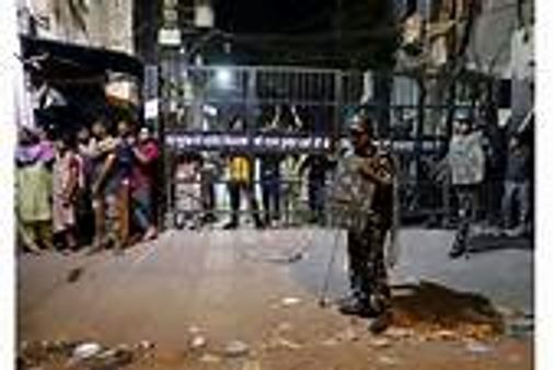 ఎస్సైతో ఢిల్లీ సీపీ భేటీ.. హెల్త్ గురించి అడిగి తెలుసుకున్న పోలీస్ బాస్