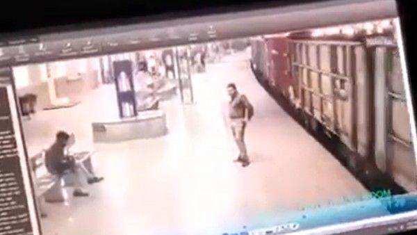 viral video:గైరెటరీ సీజర్.. అంటే 180 డిగ్రీల్లో తిప్పడమే, ఇతడు ఇలా రైలు కింద పడి...