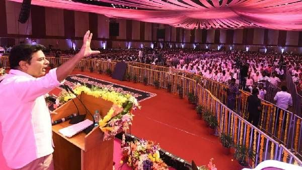 ఎన్టీఆర్‌, కేసీఆర్‌ ఇద్దరు మాత్రమే మహనీయులు; మోడీ, కేంద్రంలోని బీజేపీకి కేటీఆర్ చురకలు