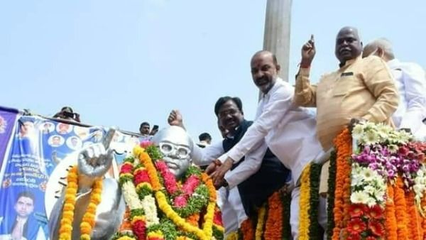 కేసీఆర్.. గడీనుండి బయటకు రా; అంబేద్కర్ ను ఇప్పటికైనా స్మరించుకో: బండి సంజయ్