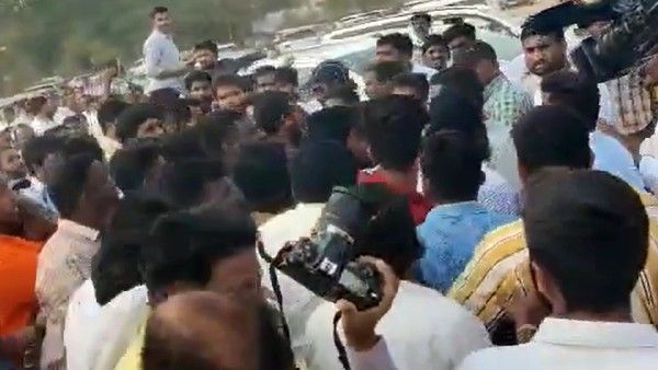 రాహుల్ గాంధీ సభాస్థలి పరిశీలన.. రేవంత్ రెడ్డి ముందే జంగా, నాయిని వర్గీయుల బాహాబాహీ