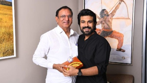 RRR Gold coins: ఆర్ఆర్ఆర్ చిత్ర బృందానికి రామ్ చరణ్ స్పెషల్ గిఫ్ట్‌లు