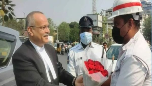 Keep it up: హోంగార్డు అష్రఫ్ అలీని సంత్కరించిన తెలంగాణ హైకోర్టు సీజే సతీష్‌చంద్ర శర్మ: ఎందుకంటే..?