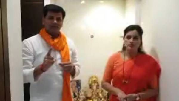 ముంబైలో నవనీత్ కౌర్ వర్సెస్ శివసేన-ఉద్ధవ్ థాక్రే ఇంటిముందు హనుమాన్ చాలీసా హెచ్చరికతో