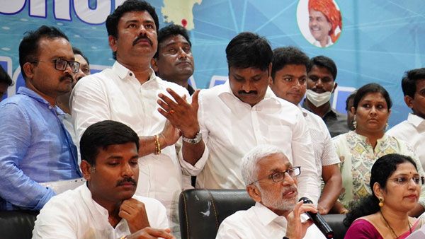 విశాఖలో వైసీపీ జాబ్ మేళా-25 వేల ఉద్యోగాలు-రేపటి నుంచి రెండ్రోజుల పాటు-వివరాలివే