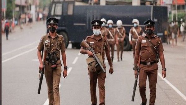 హింసాత్మక దాడులకు పాల్పడితే కాల్చి పారేయండి: ఆర్మీ, పోలీసులకు శ్రీలంక డెఫెన్స్ మినిస్ట్రీ