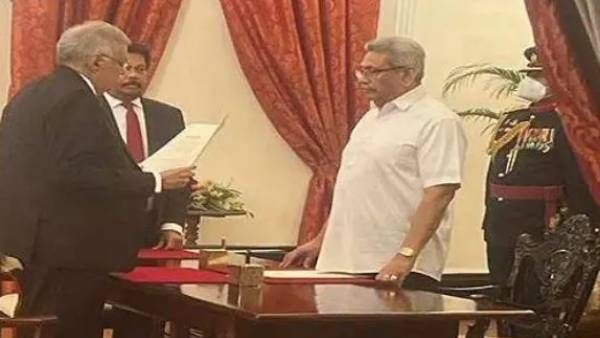 శ్రీలంక నూతన ప్రధానమంత్రిగా రణిల్ విక్రమసింఘే: ఐదోసారి బాధ్యతలు, కేబినెట్లోనూ నో ‘రాజపక్స’