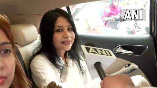 షీనా బోరా హత్య కేసు: ఆరేళ్ల తర్వాత జైలు నుంచి విడుదలైన ఇంద్రాణి ముఖర్జీ, ‘జైల్లో బ్యూటీపార్లర్’