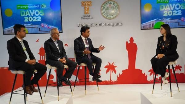 లైఫ్ సైన్సెస్ రాజధానిగా హైదరాబాద్, సిటీకి మరో అంతర్జాతీయ సంస్థ: దావోస్‌లో కేటీఆర్ కామెంట్స్