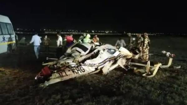 కుప్పకూలిన ప్రభుత్వ హెలికాప్టర్: ఇద్దరు పైలట్లు మృతి, ముఖ్యమంత్రి సంతాపం